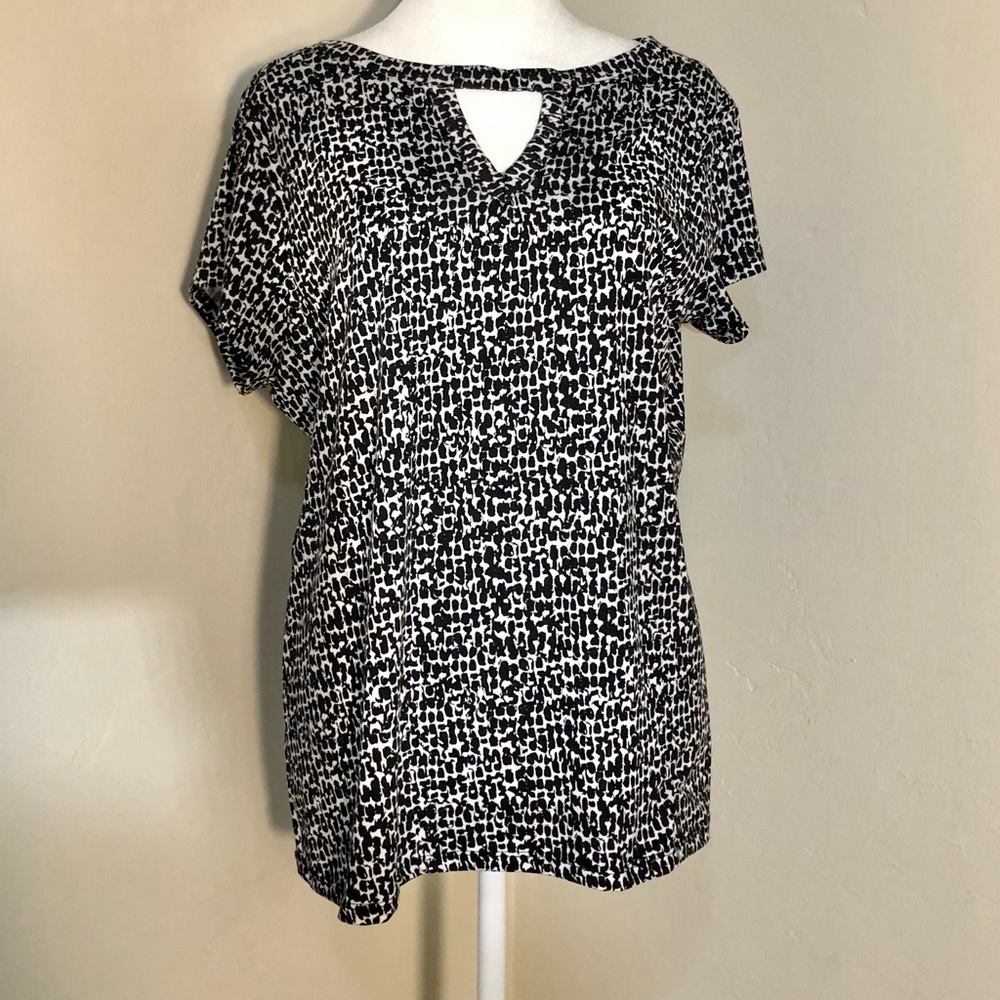 EMALINE Black and White Abstract Print Keyhole Neck Tunic Top SZ L